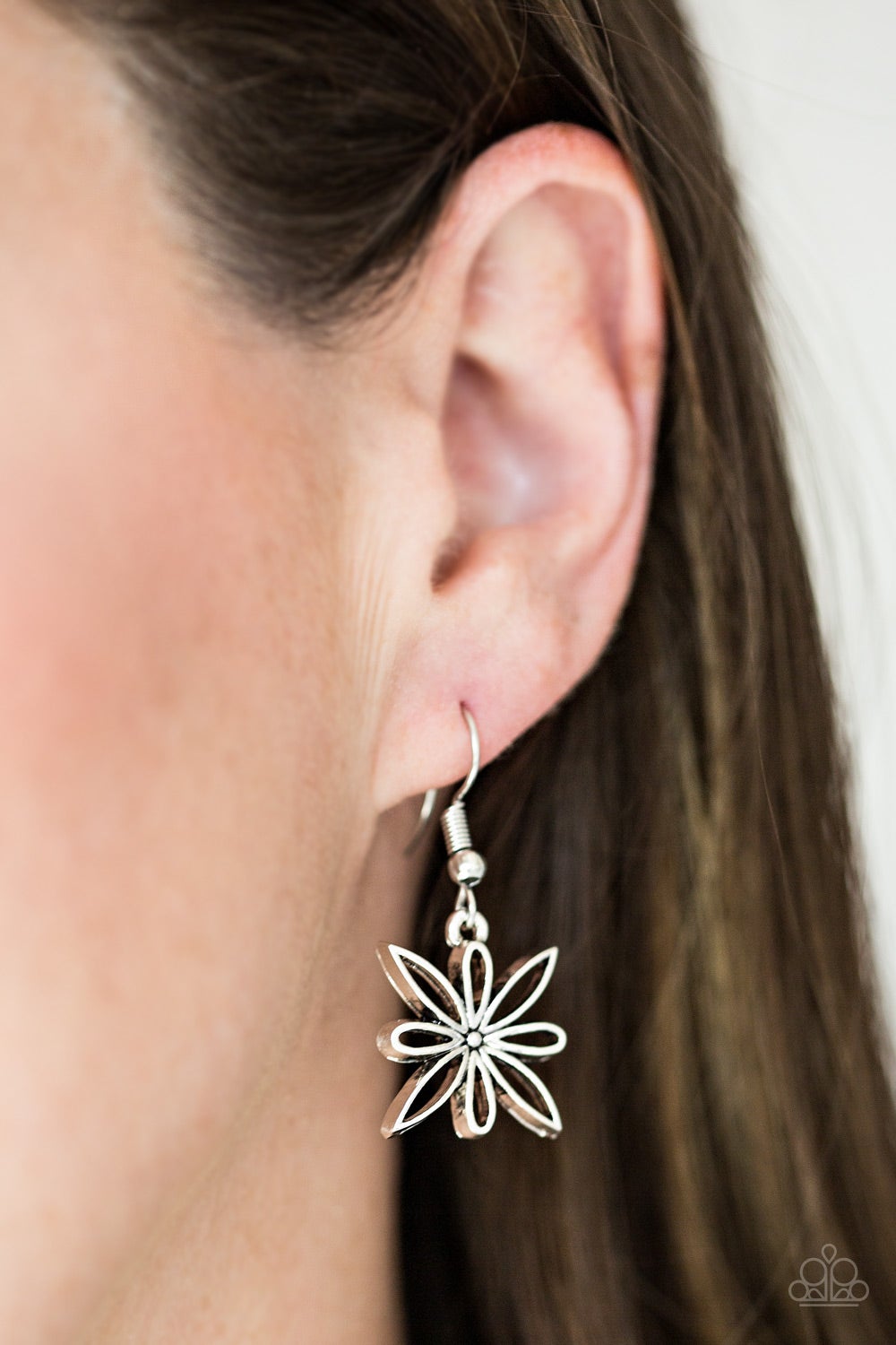 Decked Out In Daisies - Silver