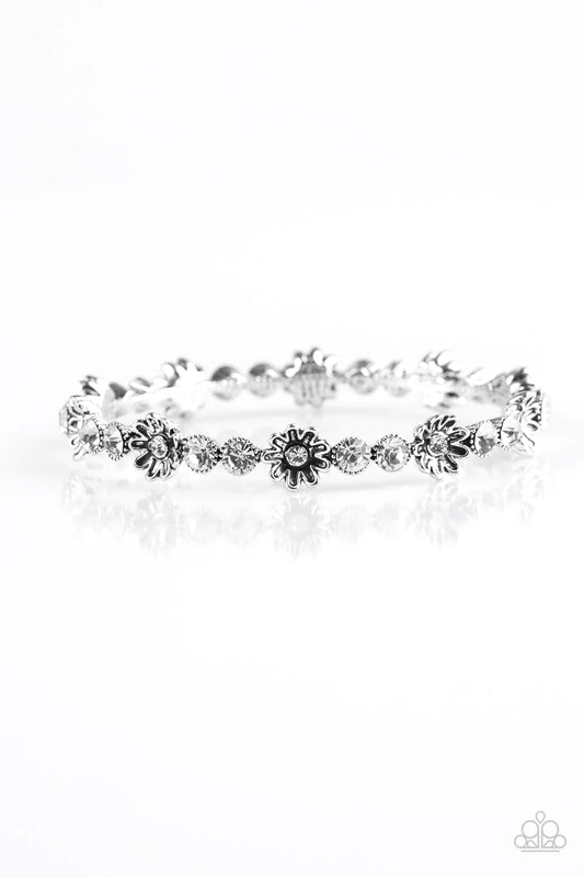 Daffodil Diva - White