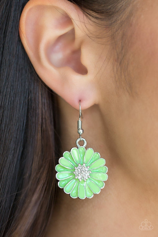 Distracted By Daisies - Green