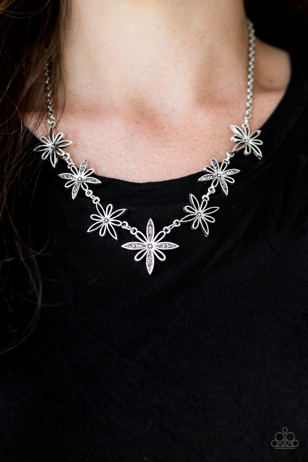 Decked Out In Daisies - Silver